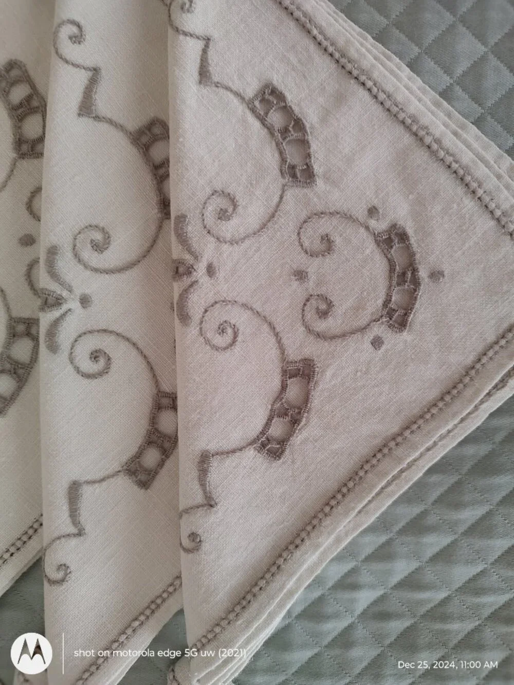 MATOUK 100% LINEN TABLECLOTH EIGHT MATCHING NAPKINS TAUPE EMBROIDEREY ACCENT